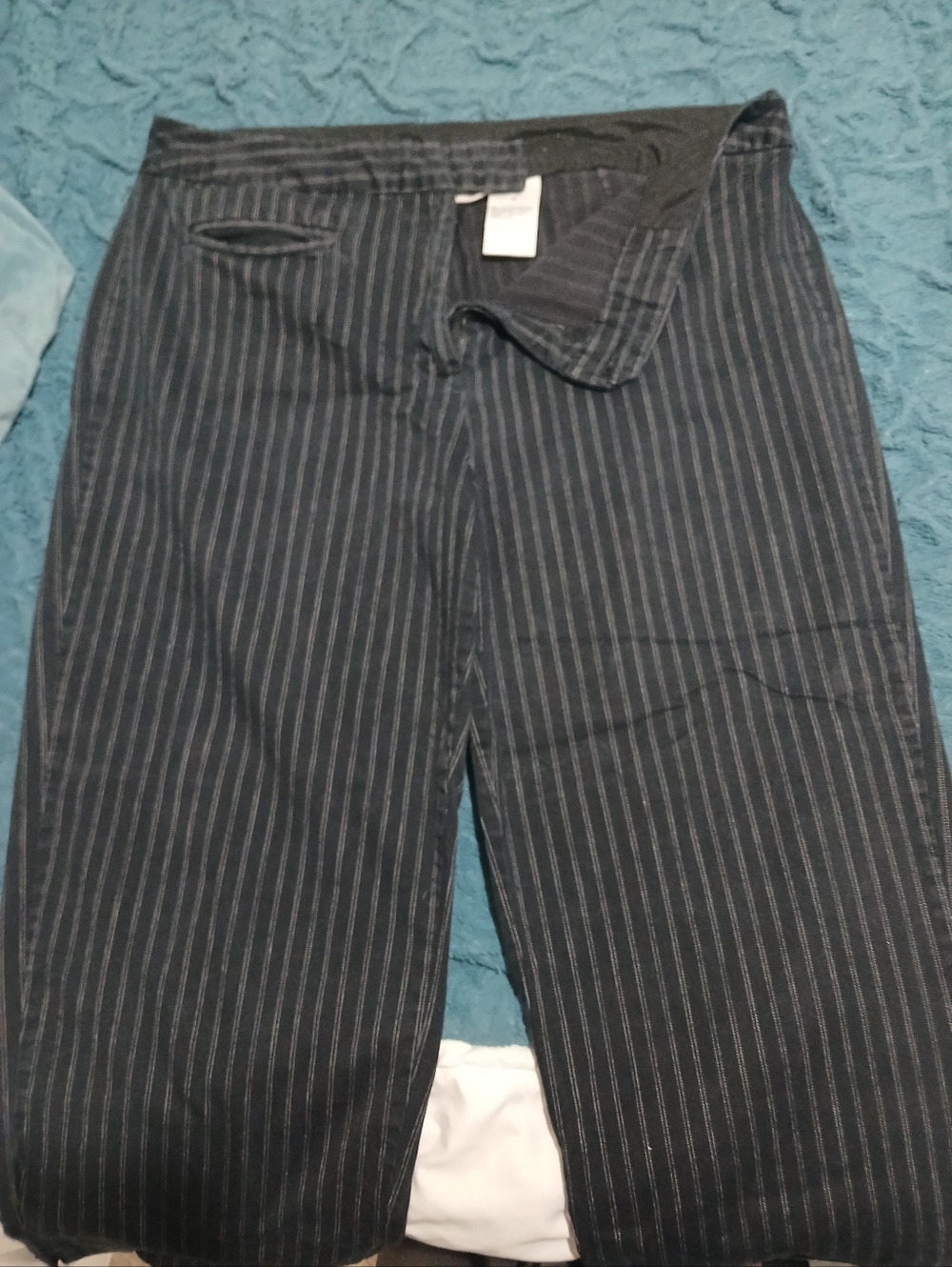 Jaclyn Smith Black Pinstripe Capri Pants